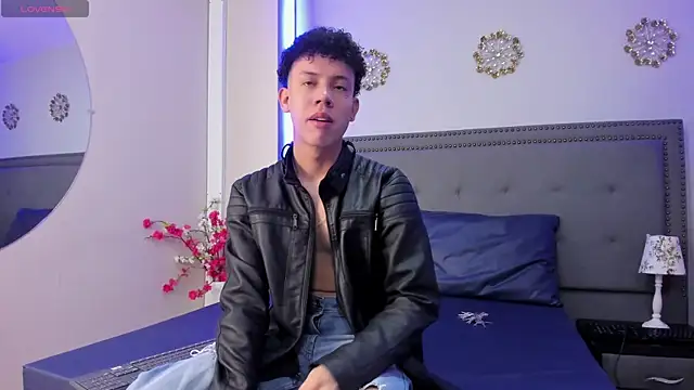 JoseLucian online show from December 20, 7:54 pm