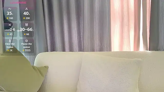 LunaDeVaal online show from April 11, 5:34 am