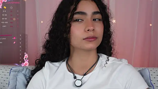 Snapshot of Victoria_Curly chatting on October 12, 3:49 am Victoria Curly online show from October 12, 3:49 am