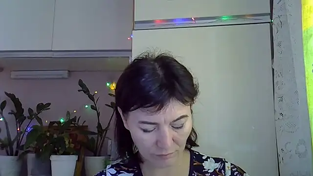 Snapshot of Krystal_82 chatting on September 12, 5:18 am Krystal 82 online show from September 12, 5:18 am