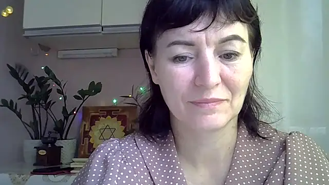 Snapshot of Krystal_82 chatting on September 18, 5:42 am Krystal 82 online show from September 18, 5:42 am