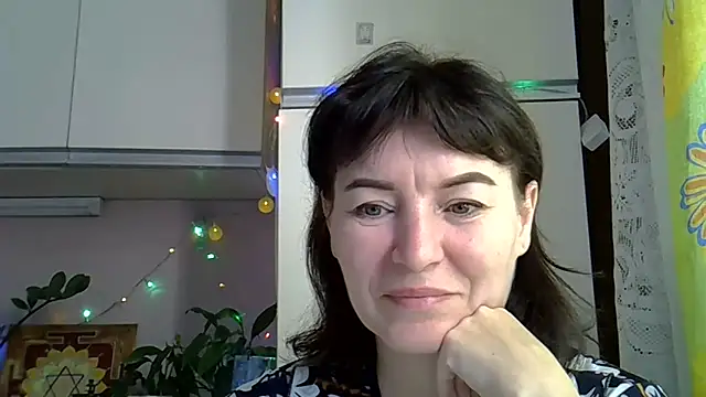 Snapshot of Krystal_82 chatting on October 1, 6:52 am Krystal 82 online show from October 1, 6:52 am