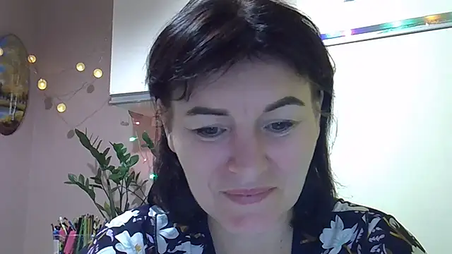 Snapshot of Krystal_82 chatting on October 4, 4:49 pm Krystal 82 online show from October 4, 4:49 pm