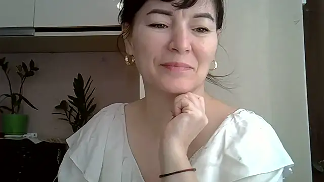 Krystal 82 online show from February 7, 8:51 am