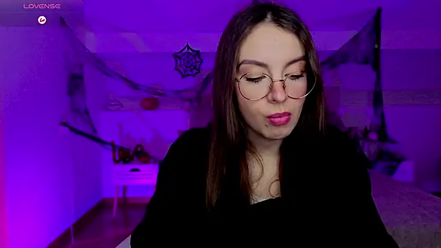 Snapshot of Real_cutie1 chatting on November 3, 8:32 pm Real cutie1 online show from November 3, 8:32 pm