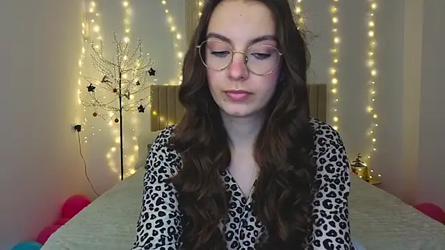 Snapshot of Real_cutie1 chatting on January 10, 2:08 pm Real cutie1 online show from January 10, 2:08 pm