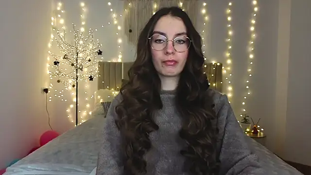 Snapshot of Real_cutie1 chatting on January 13, 2:00 pm Real cutie1 online show from January 13, 2:00 pm