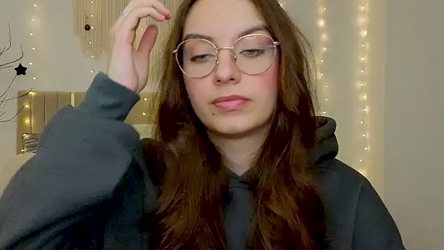 Snapshot of Real_cutie1 chatting on January 31, 7:11 pm Real cutie1 online show from January 31, 7:11 pm