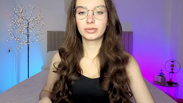 Snapshot of Real_cutie1 chatting on February 17, 2:02 pm Real cutie1 online show from February 17, 2:02 pm