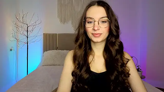 Snapshot of Real_cutie1 chatting on February 19, 2:13 pm Real cutie1 online show from February 19, 2:13 pm