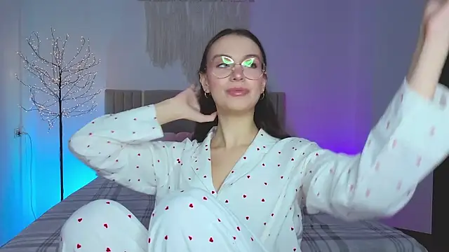 Snapshot of Real_cutie1 chatting on February 27, 1:55 pm Real cutie1 online show from February 27, 1:55 pm