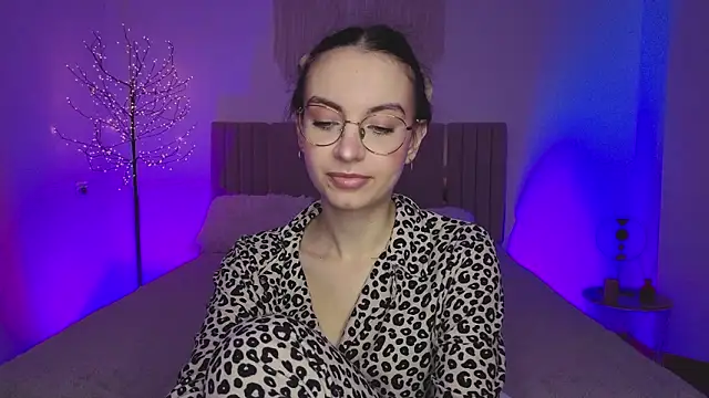 Real cutie1 online show from March 18, 2:09 pm