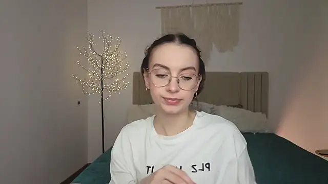 Real cutie1 online show from April 2, 12:36 pm