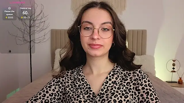 Real cutie1 online show from June 3, 1:14 pm