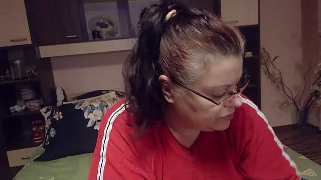 Snapshot of Claudia_71love chatting on October 8, 7:11 pm Claudia 71love online show from October 8, 7:11 pm