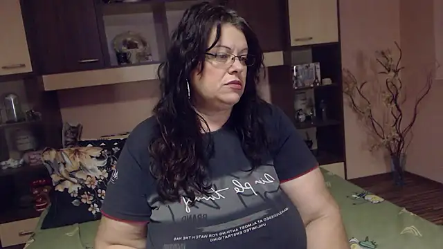 Snapshot of Claudia_71love chatting on November 30, 9:19 pm Claudia 71love online show from November 30, 9:19 pm