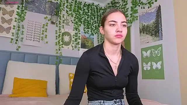 Ashley Pierce online show from October 12, 4:11 am