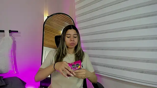 Rachell criss online show from September 11, 4:12 am