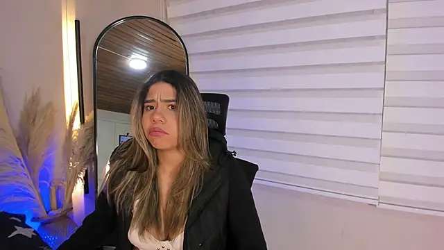 Rachell criss online show from October 25, 3:58 am