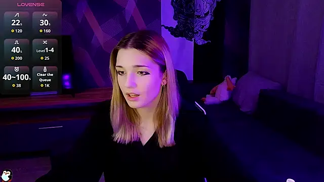 Sandy Belle online show from September 16, 7:04 pm