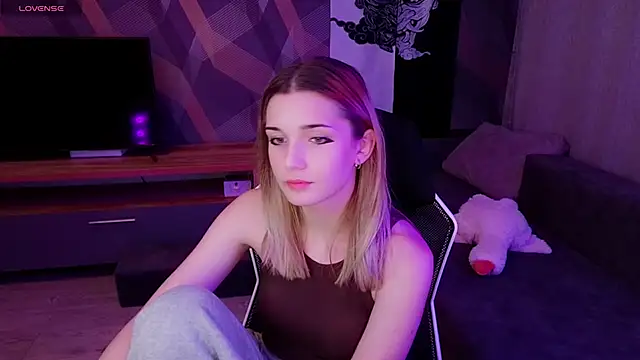 Sandy Belle online show from September 30, 6:46 pm