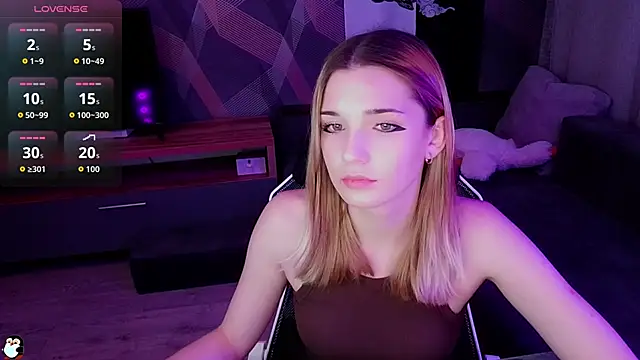 Sandy Belle online show from October 4, 7:12 pm