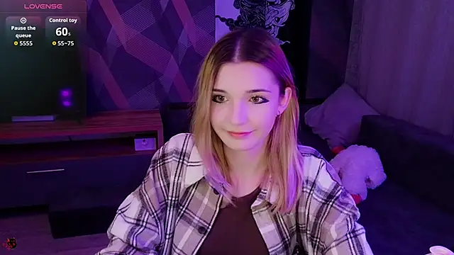 Sandy Belle online show from October 7, 10:40 pm