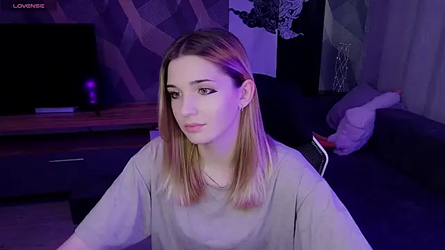 Sandy Belle online show from October 25, 1:40 pm