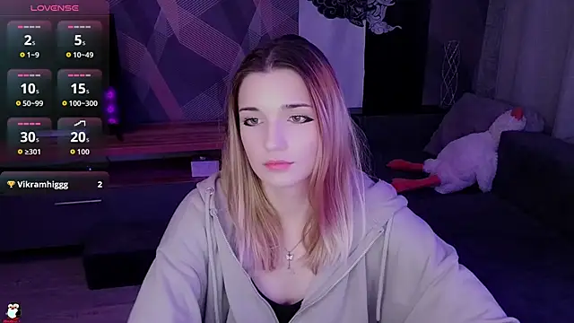 Sandy Belle online show from November 7, 7:47 pm