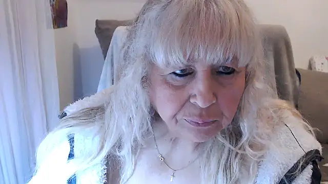 SusiLifeXXX online show from November 7, 8:20 pm