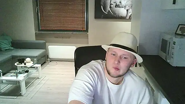 Dartanjanas13 online show from October 31, 8:10 pm