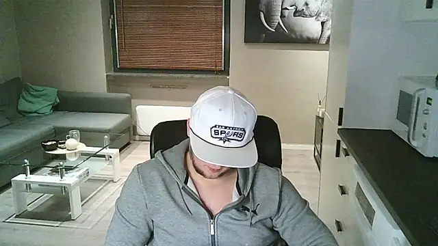 Dartanjanas13 online show from November 12, 5:35 pm