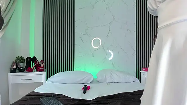 JackAndRosse  online show from March 14, 2:44 pm