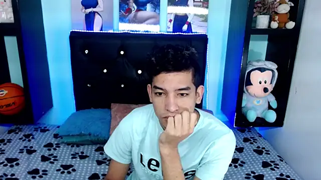 x oliver x online show from November 1, 3:52 am