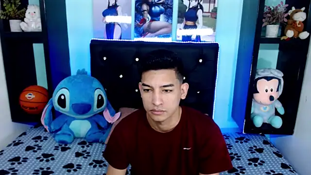 x oliver x online show from November 14, 2:38 pm