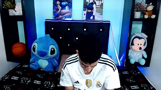 x oliver x online show from November 22, 3:16 am