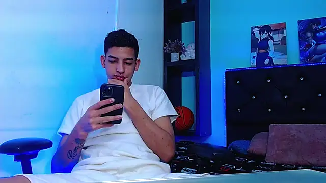 x oliver x online show from November 29, 3:42 am