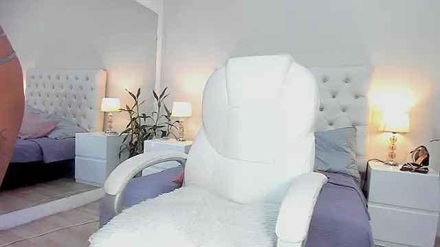 ScarlettGonzalez  online show from October 25, 8:03 pm