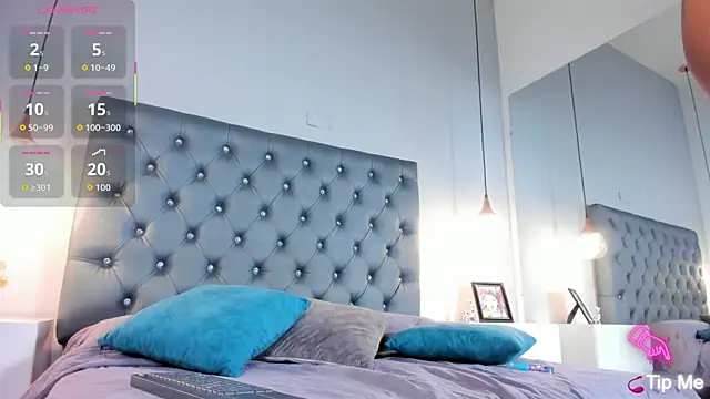 ScarlettGonzalez  online show from October 31, 12:06 pm