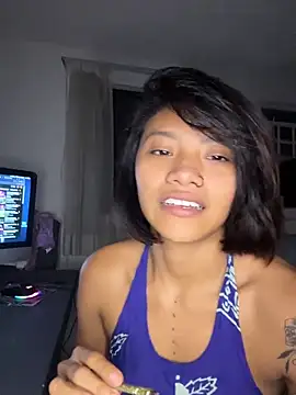 Snapshot of Nia_Desire chatting on June 2, 8:49 am Nia Desire online show from June 2, 8:49 am
