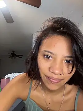 Snapshot of Nia_Desire chatting on June 11, 7:06 am Nia Desire online show from June 11, 7:06 am