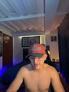 Snapshot of Justin_trevor1 chatting on October 21, 1:17 am Justin trevor1 online show from October 21, 1:17 am