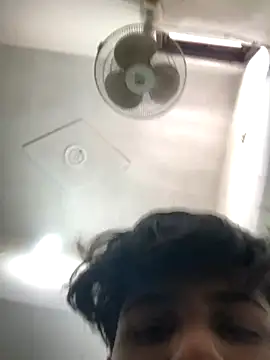 Himanshu111007 online show from October 12, 5:39 am