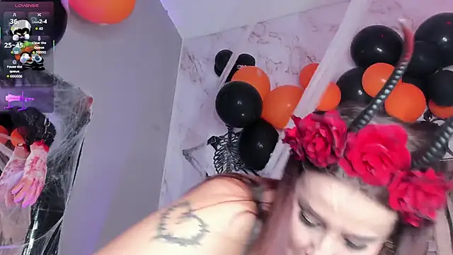 ErikaMontiel   online show from October 12, 8:41 pm