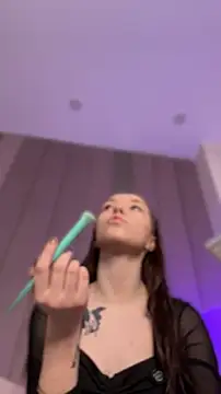 ZoeyNeal online show from April 11, 2:43 pm