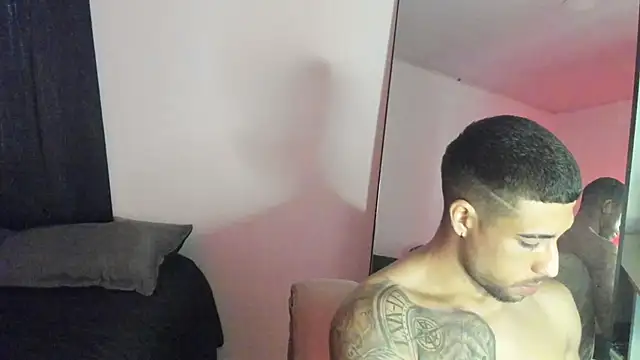 ThiagoLugo online show from November 6, 8:43 pm