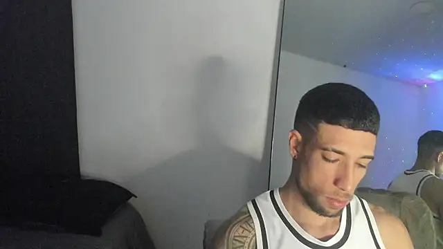 ThiagoLugo online show from March 17, 3:22 am