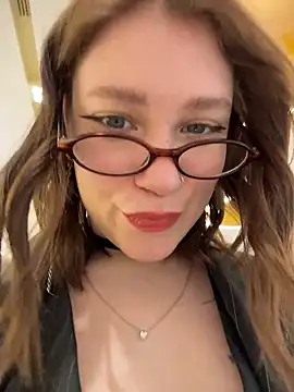 lucy-joy online show from January 15, 9:36 am