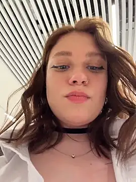 lucy-joy online show from May 21, 11:50 am