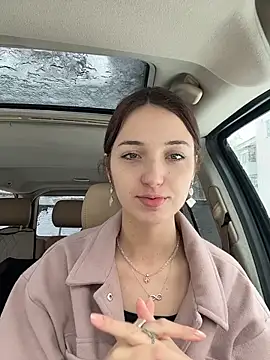 DollyTall online show from February 21, 9:32 am